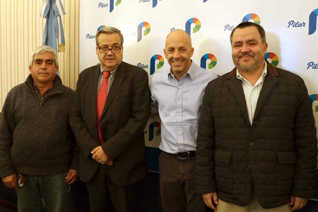 Ducoté junto al Cónsul General de Chile en Pilar