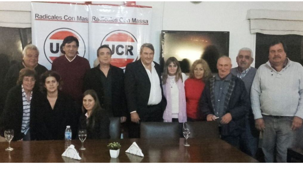 Donofrio y Artaza con vecinos radicales de Pilar