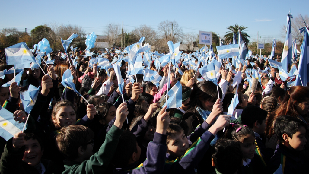 MÁS DE 4.000 CHICOS HICIERON SU PROMESA DE LEALTAD A LA BANDERA