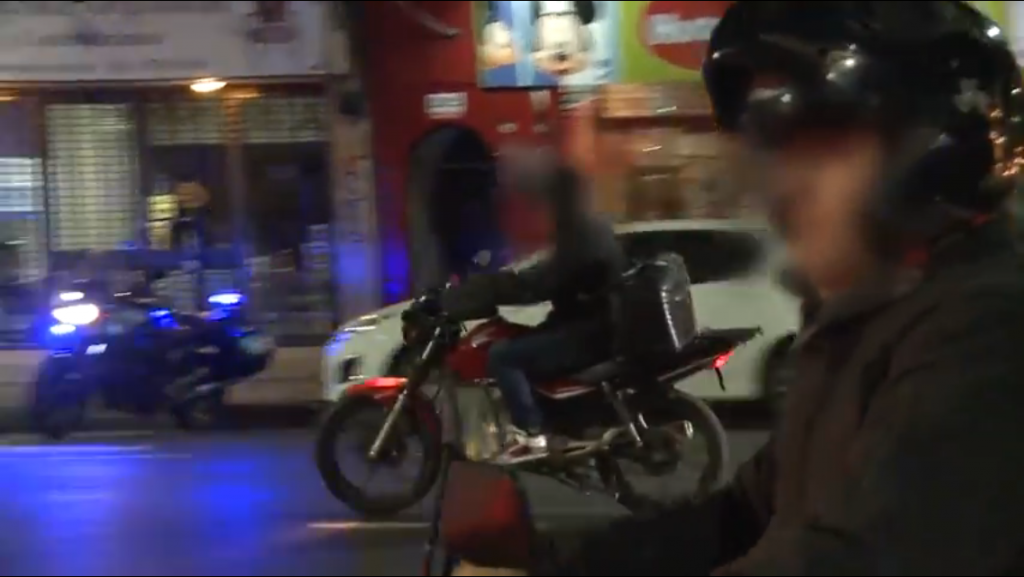 PERSIGUEN A MOTOS QUE INTENTAN ESCAPAR DE LOS CONTROLES