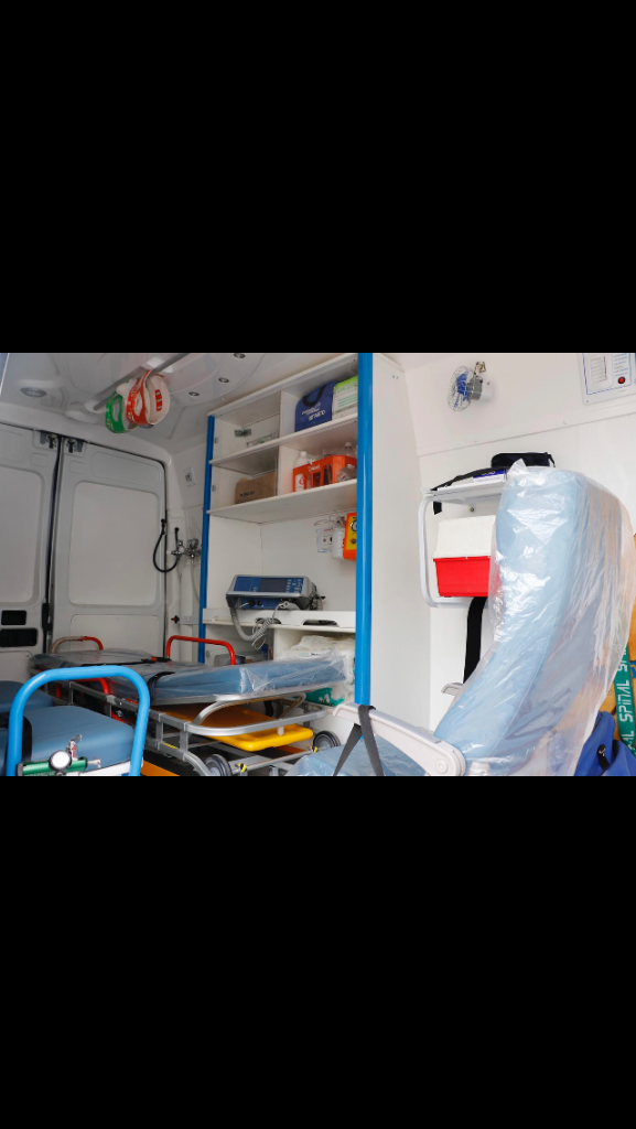 Nueva ambulancia y equipamiento para el Centro de Salud de Villa Rosa