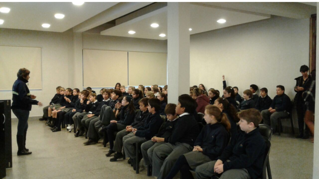ALUMNOS PARTICIPARON EN CHARLAS SOBRE SEGURIDAD VIAL