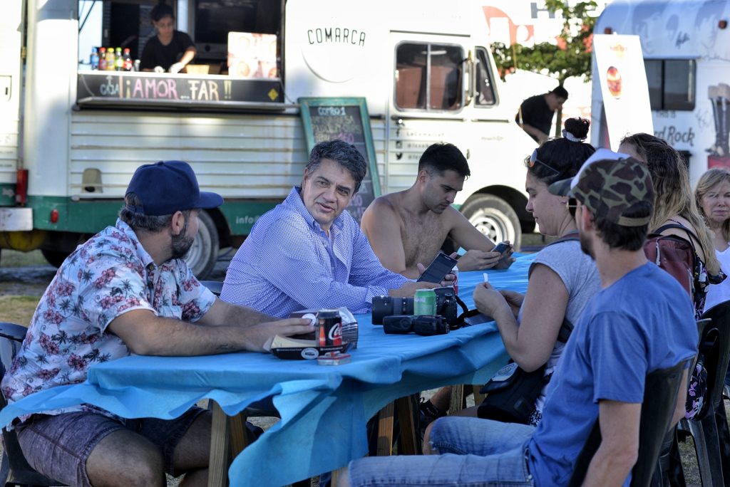 Jorge Macri recorrió las actividades del Paseo de la Costa