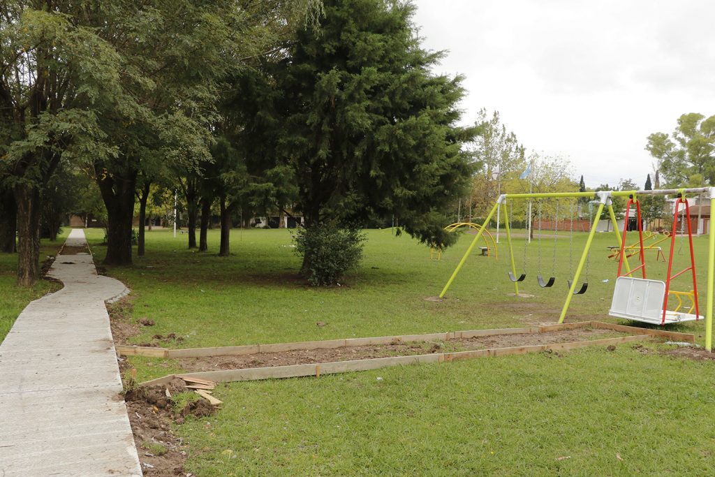 Avanzan los trabajos en la Plaza de la Resurrección en Lagomarsino