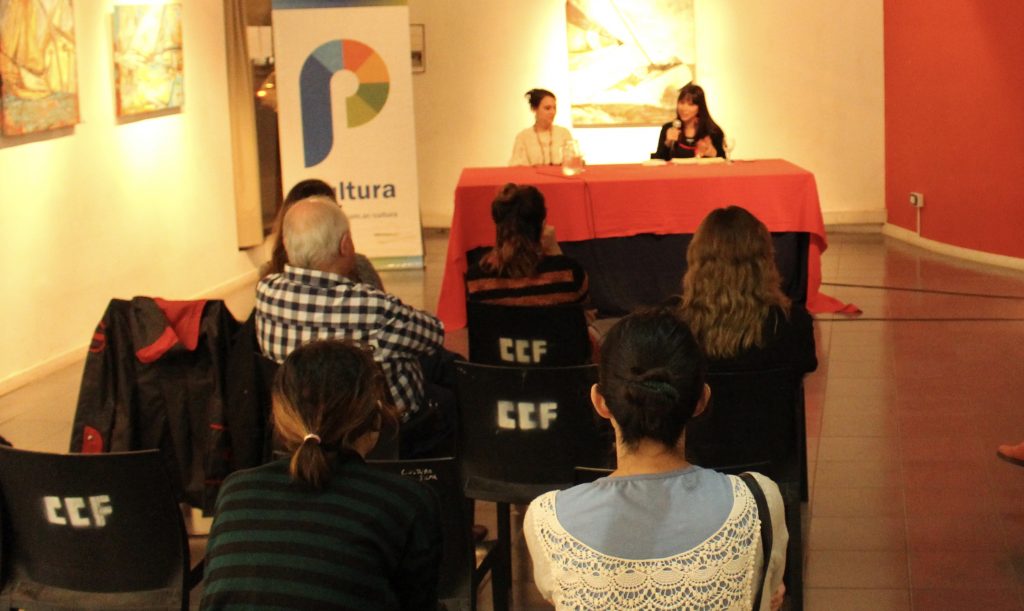 Escritora pilarense presentó su novela La Huésped en el CCF