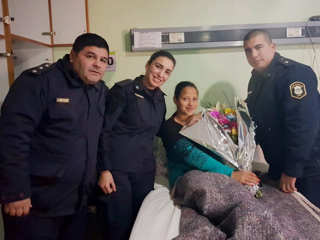 DOS PARTOS EN MENOS DE VIENTE MINUTOS EN UNA COMISARÍA