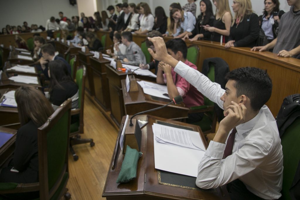 Educación y empleo, ejes del primer Parlamento de la Juventud del año