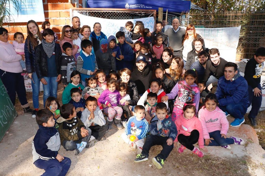 Ducoté participó de una jornada solidaria en Villa Rosa