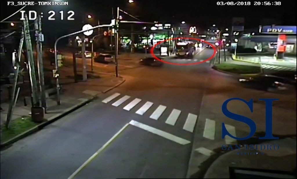 UN COLECTIVERO SALVÓ LA VIDA DE UNA MUJER