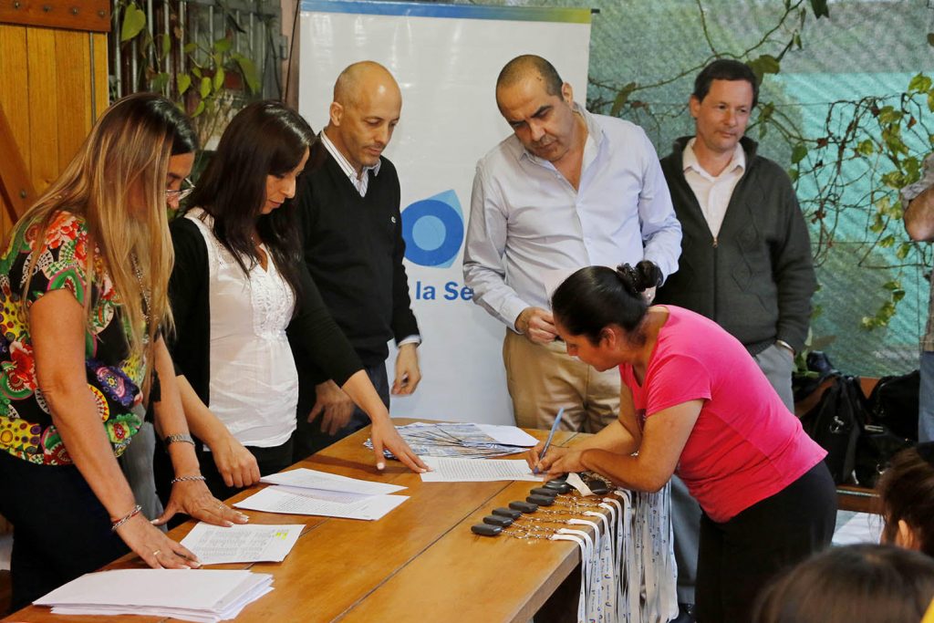Ducoté entregó 20 nuevos botones de Alarmas Urbanas en Derqui