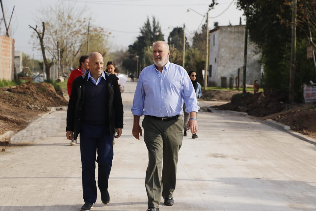 Ducoté recorrió nuevos asfaltos en Manzone