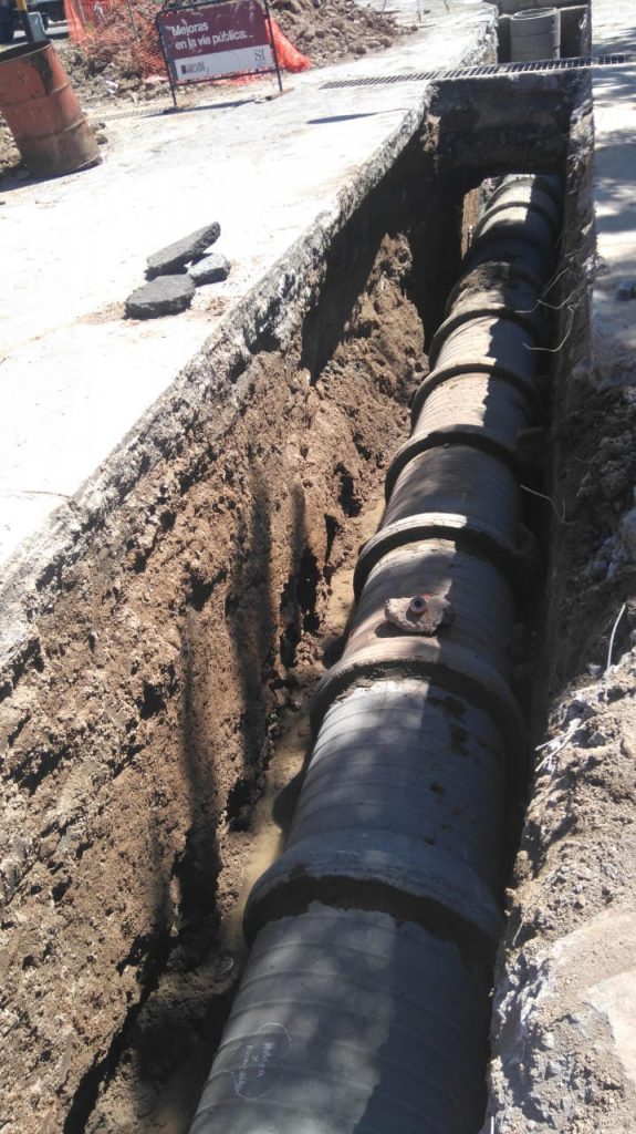 CONSTRUYEN DESAGÜE PARA EVITAR ANEGAMIENTOS EN BARRIO JARDÍN