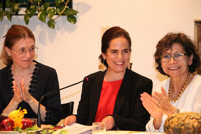 SE PRESENTÓ UN LIBRO CON RECETAS DE FINES DEL SIGLO XIX