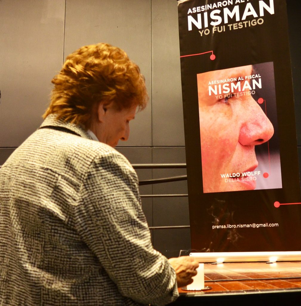 Waldo Wolff presentó su libro sobre la muerte del fiscal Nisman