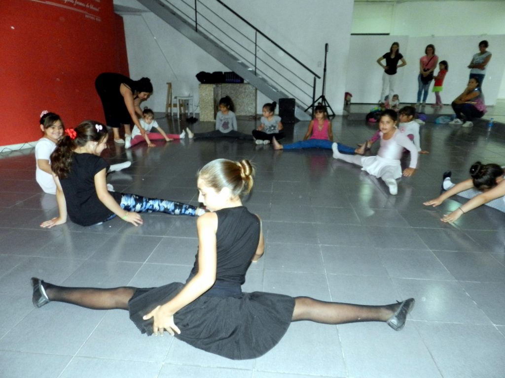ARRANCAN LOS TALLERES DE ARTE PARA LOS VECINOS