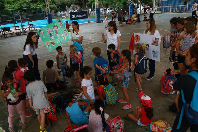 FOMENTAN EN NIÑOS CONSUMIR AGUA Y DISMINUIR BEBIDAS AZUCARADAS