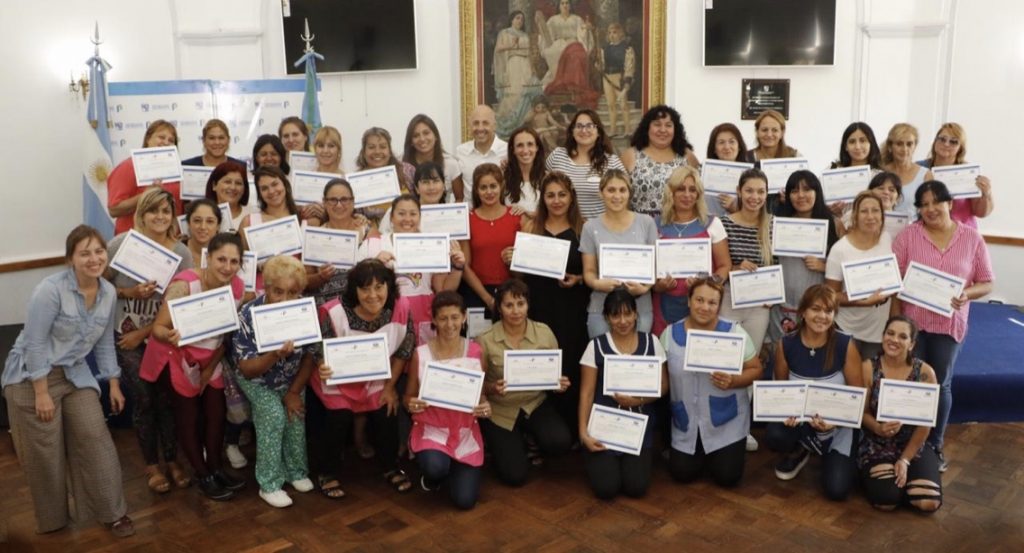 ENTREGA DE CERTIFICADOS DE CAPACITACIÓN A EDUCADORAS DE LOS CDI