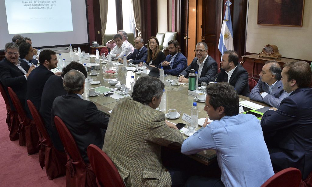 VIDAL ENCABEZÓ LA REUNIÓN SEMANAL DE SU GABINETE EN LA PLATA