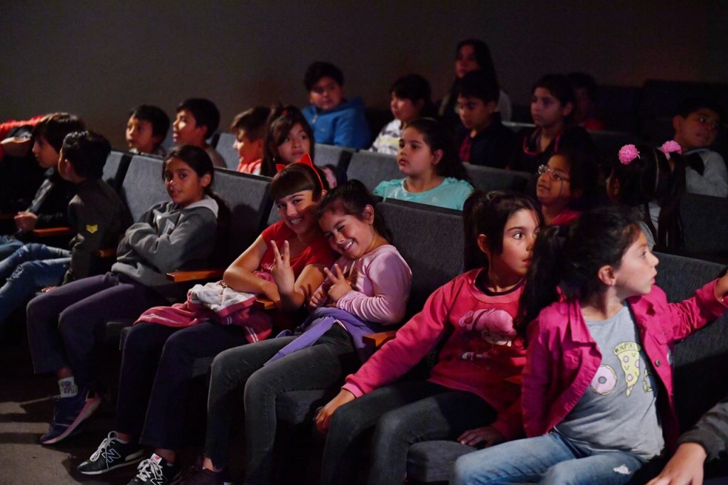 Los chicos de los CEIM en el Teatro Martinelli