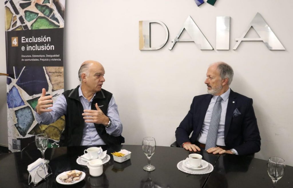 GRINDETTI FIRMÓ UN NUEVO CONVENIO CON LA DAIA