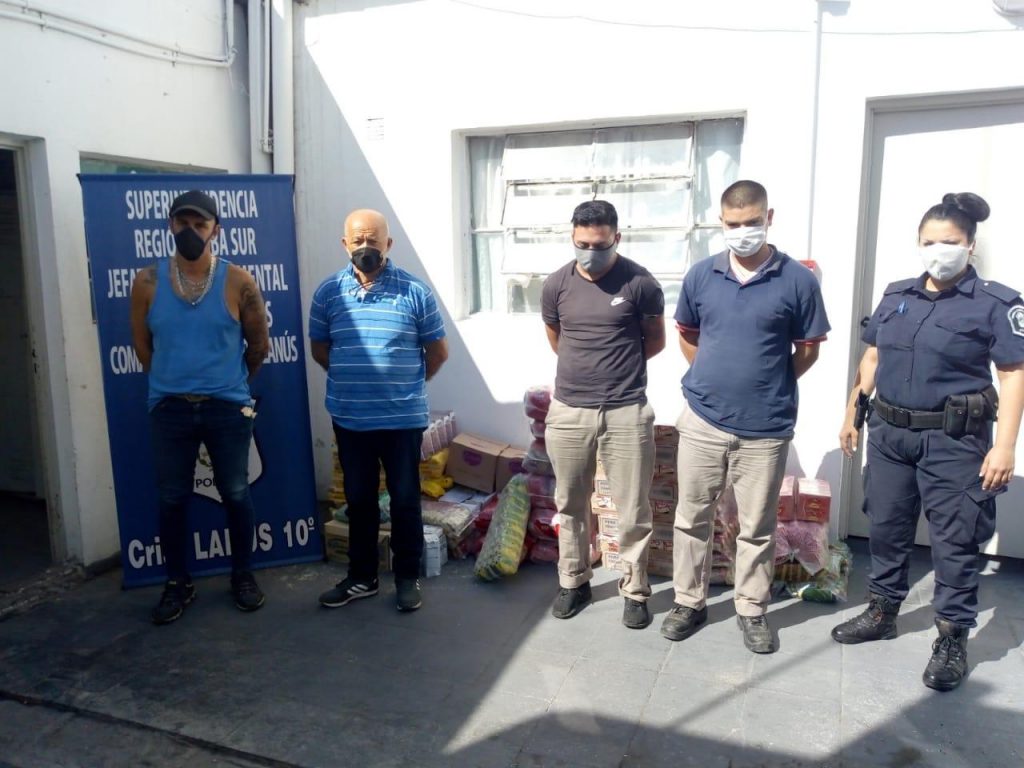 DESBARATAN UNA BANDA QUE ROBABA LOS ALIMENTOS DE COMEDORES ESCOLARES DE LANÚS