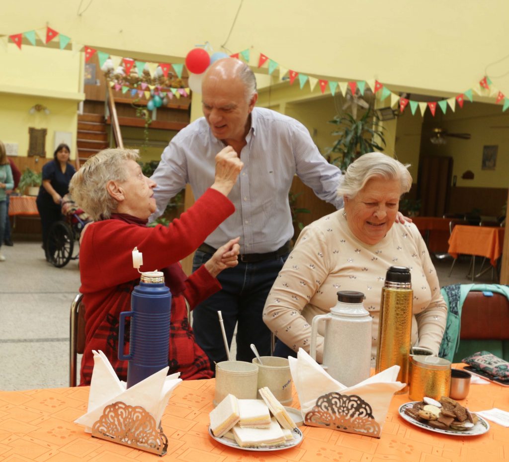 GRINDETTI ADHIRIÓ AL PROTOCOLO PROVINCIAL DE CUIDADO DE ADULTOS MAYORES