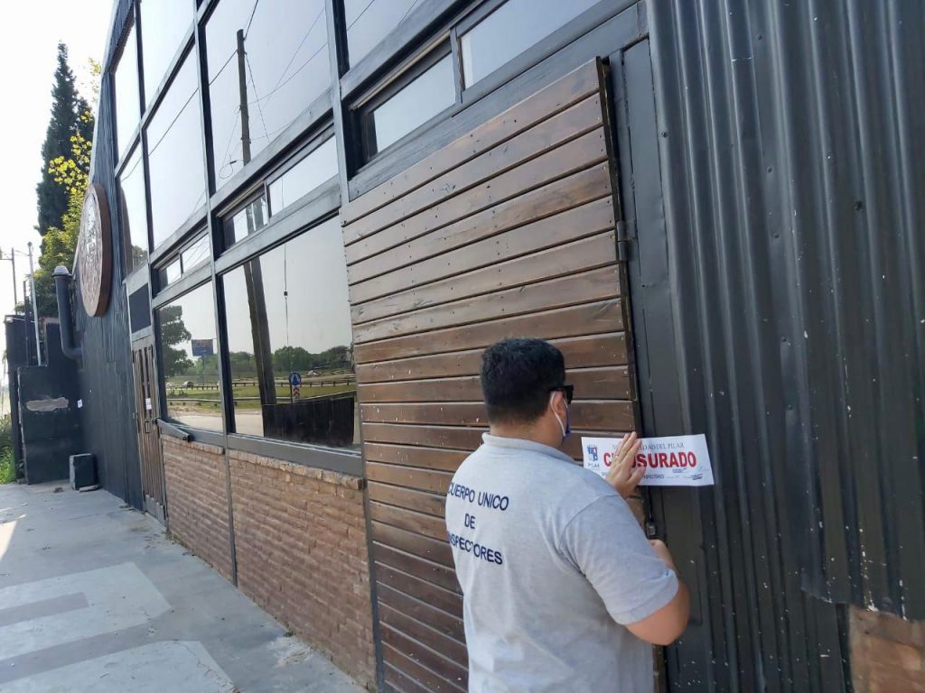 Dos locales gastronómicos clausurados por incumplir los protocolos