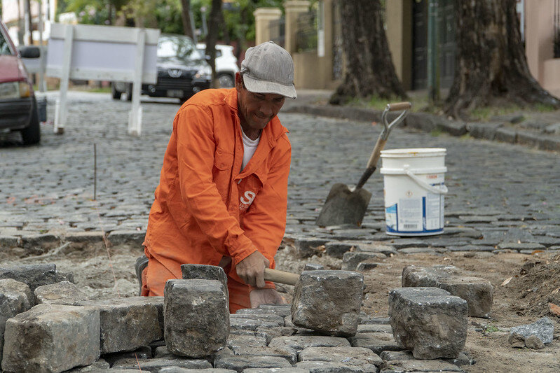 SAN ISIDRO: SIGUEN LAS TAREAS PARA PRESERVAR ADOQUINES EN EL CASCO HISTÓRICO