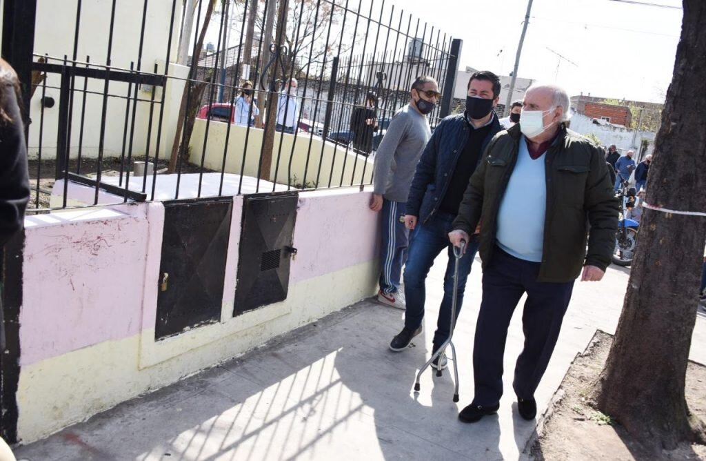 El intendente Leo Nardini votó en Grand Bourg