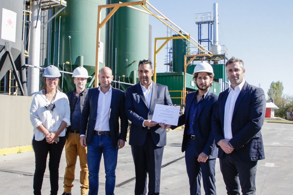 Achával y Merediz recorrieron una planta en el Parque Industrial de Pilar