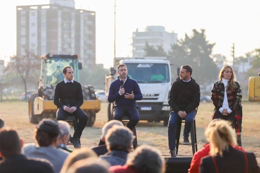 Achával presentó el Plan de Estacionamiento Inteligente para el centro de Pilar