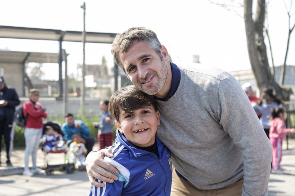 Achával acompaño los festejos por el Día de las Infancias en la Maternidad y el Falcón
