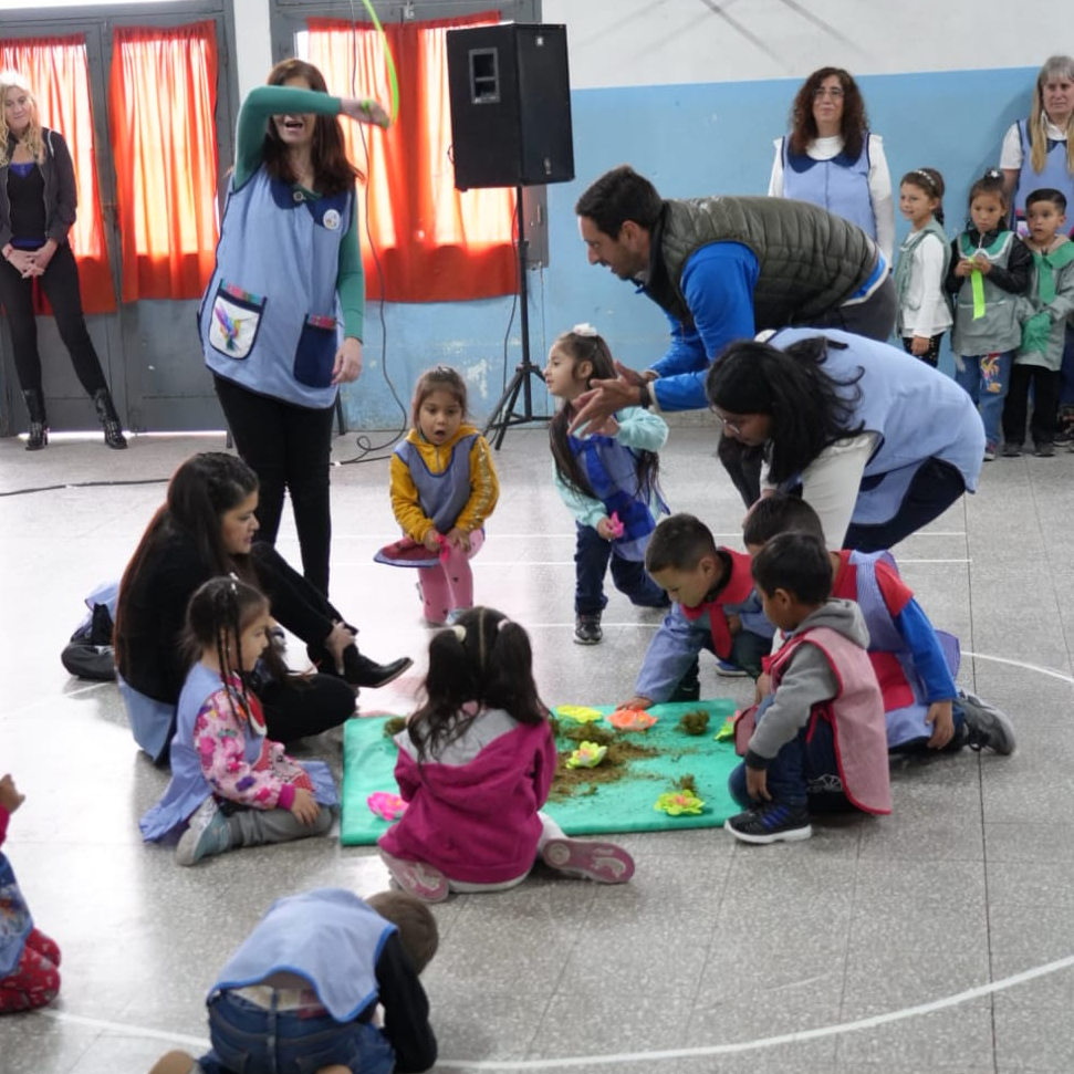 KRAVETZ PARTICIPÓ DE LA IMPOSICIÓN DEL NOMBRE “MAINUMBI” AL JARDÍN DE INFANTES N° 944