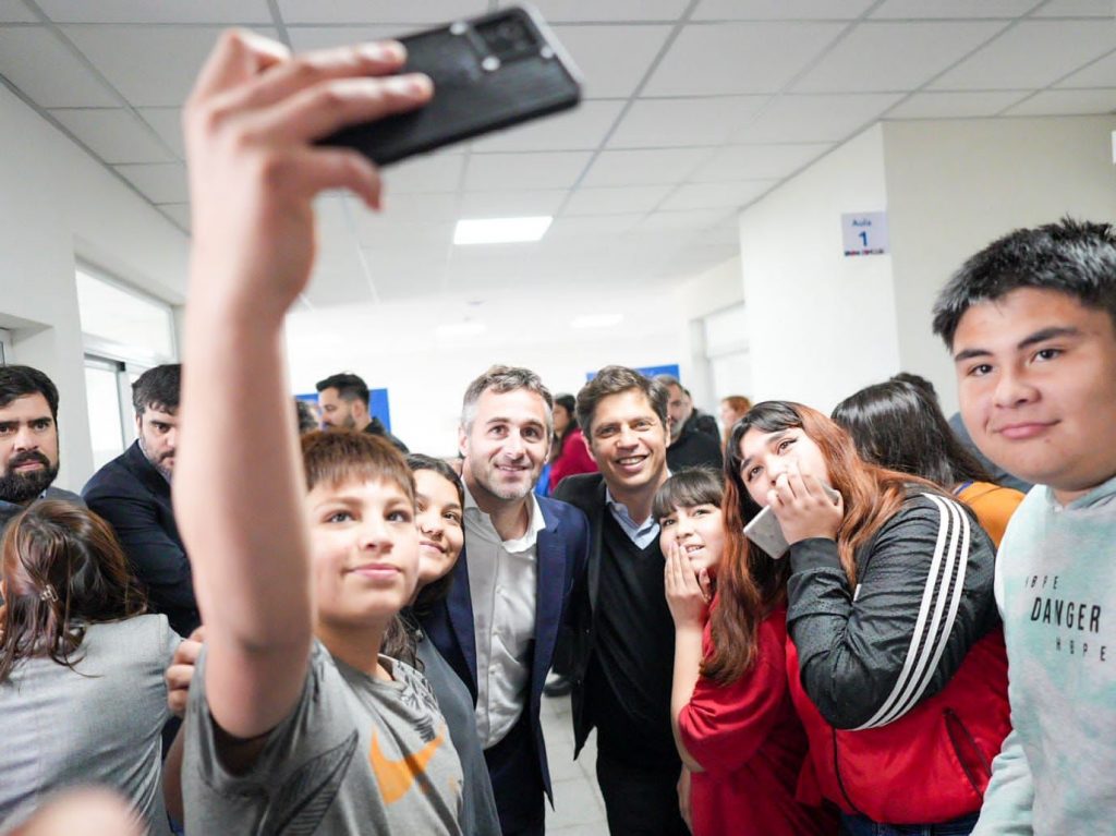 En el día del maestro, Achával y Kicillof inauguraron una nueva secundaria: “Asumimos el compromiso de llevar adelante una verdadera transformación educativa”