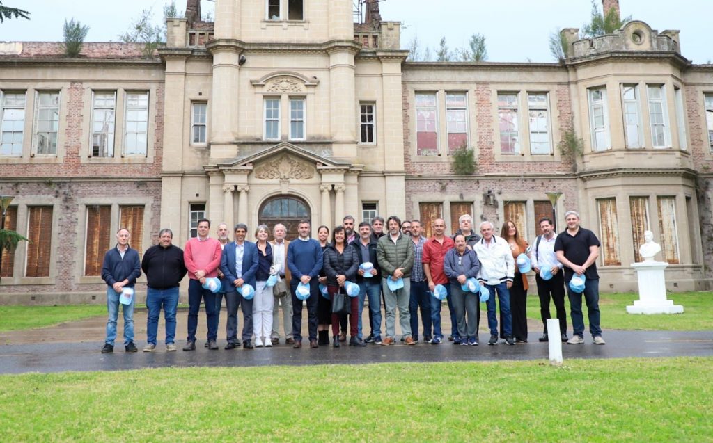 Achával se reunió con cámaras de industria y comercio por la Universidad de Pilar