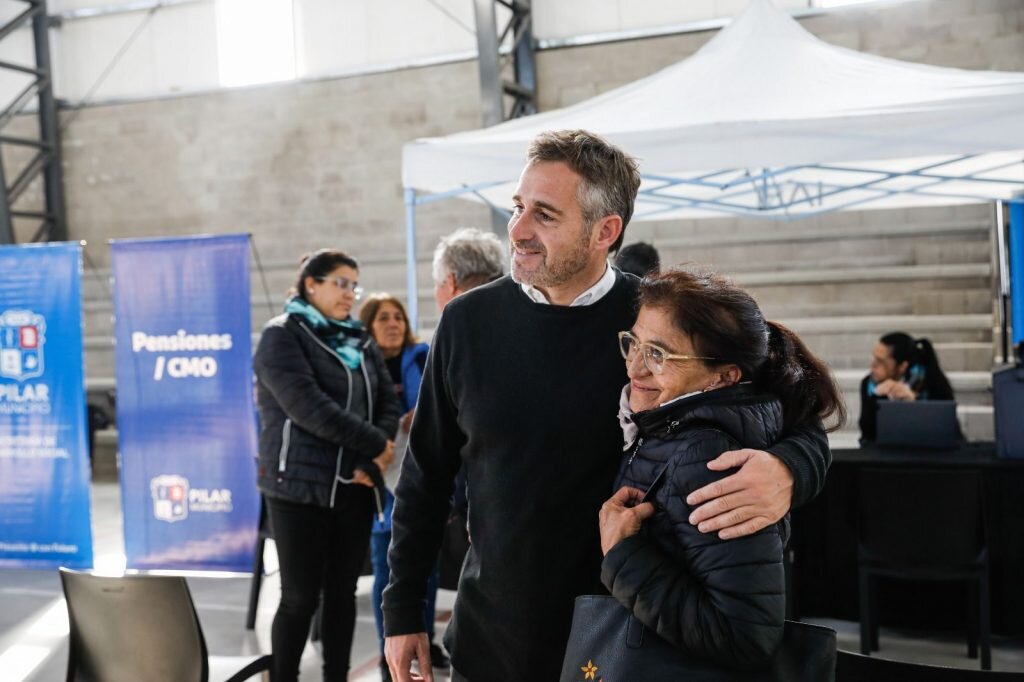 Achával acompañó a los vecinos en una jornada inclusiva en el Club Municipal de Manuel Alberti