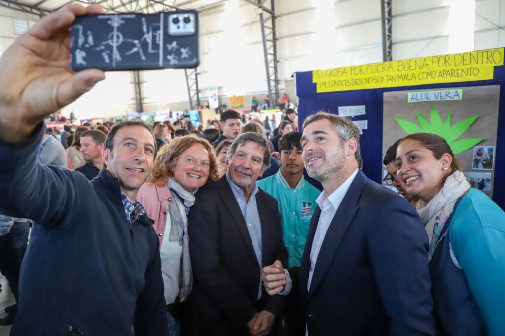 Achával acompañó a los estudiantes en la Feria Educativa Regional en el Club Municipal Derqui