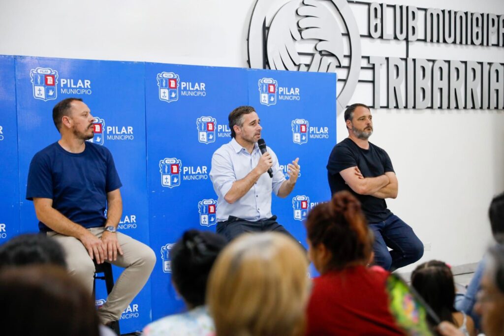 Achával anunció nuevas obras de urbanización en Tribarrial y la ampliación del Club Municipal