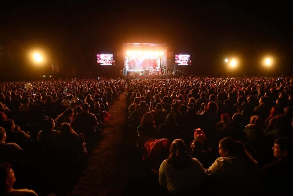 Navidad en Malvinas: un show espectacular que reunió a miles de familias