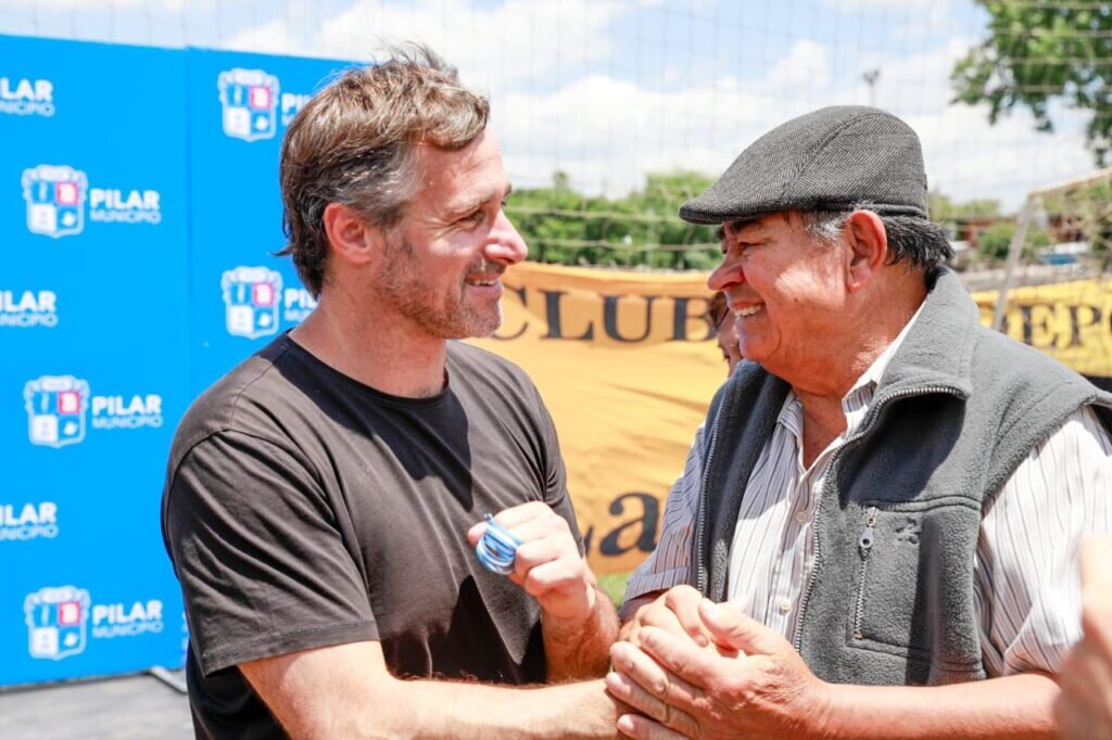 Achával acompañó al Club 25 de Mayo que recibió su personería jurídica