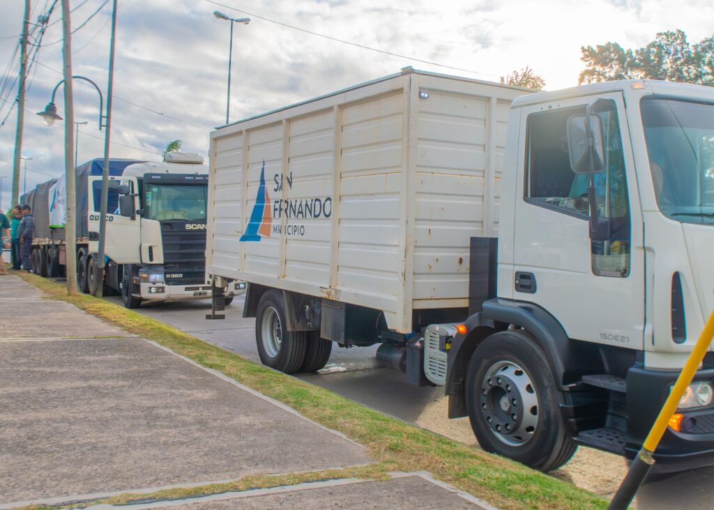 El Municipio de San Fernando envió dos camiones con ayuda para Bahía Blanca