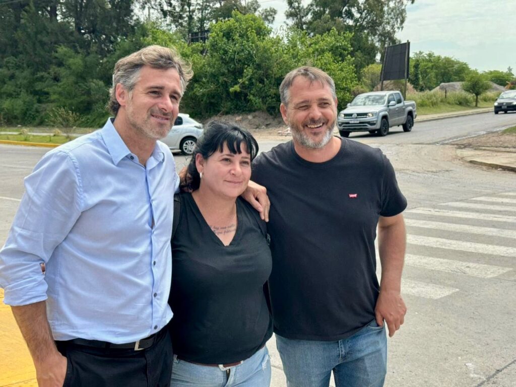 Achával recorrió los nuevos asfaltos de Río Luján