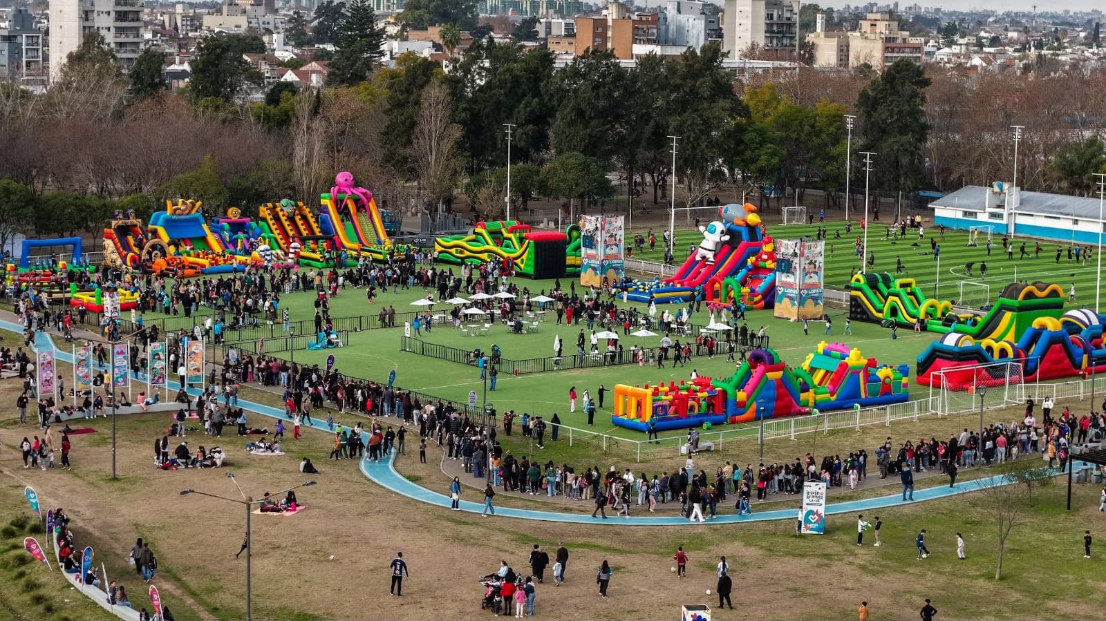 Más de 60.000 personas en la primera semana de Universo Aventura
