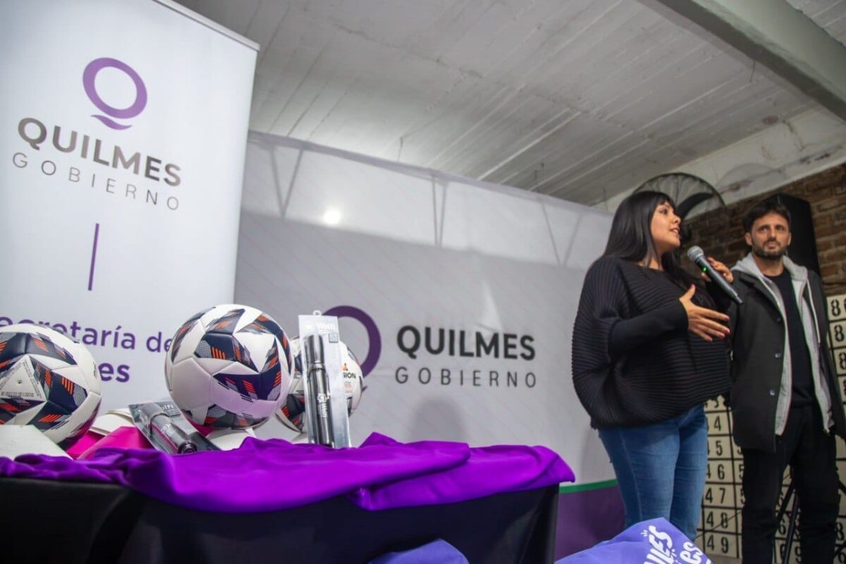 Quilmes entregó material deportivo