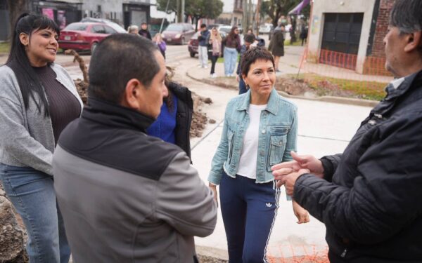Mayra y Eva Mieri recorrieron importantes obras de pavimentación