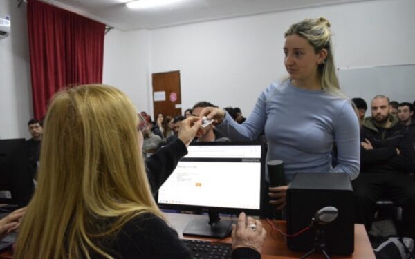 Se incorporaron 1700 profesionales al sistema sanitario provincial