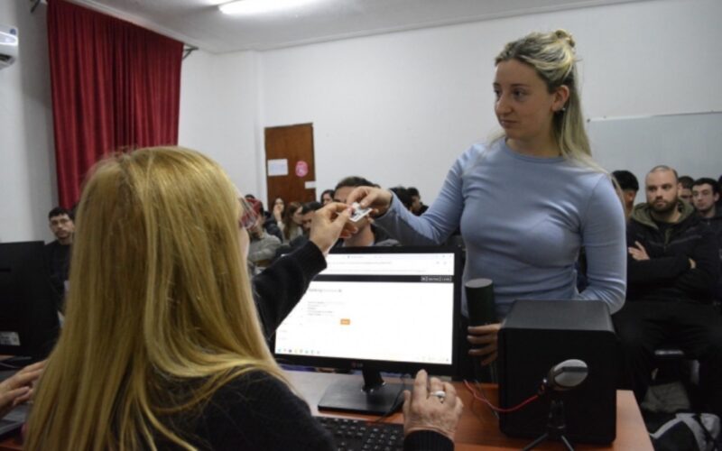 Se incorporaron 1700 profesionales al sistema sanitario provincial