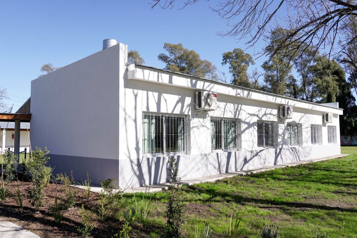 El Municipio sigue fortaleciendo los establecimientos educativos del distrito