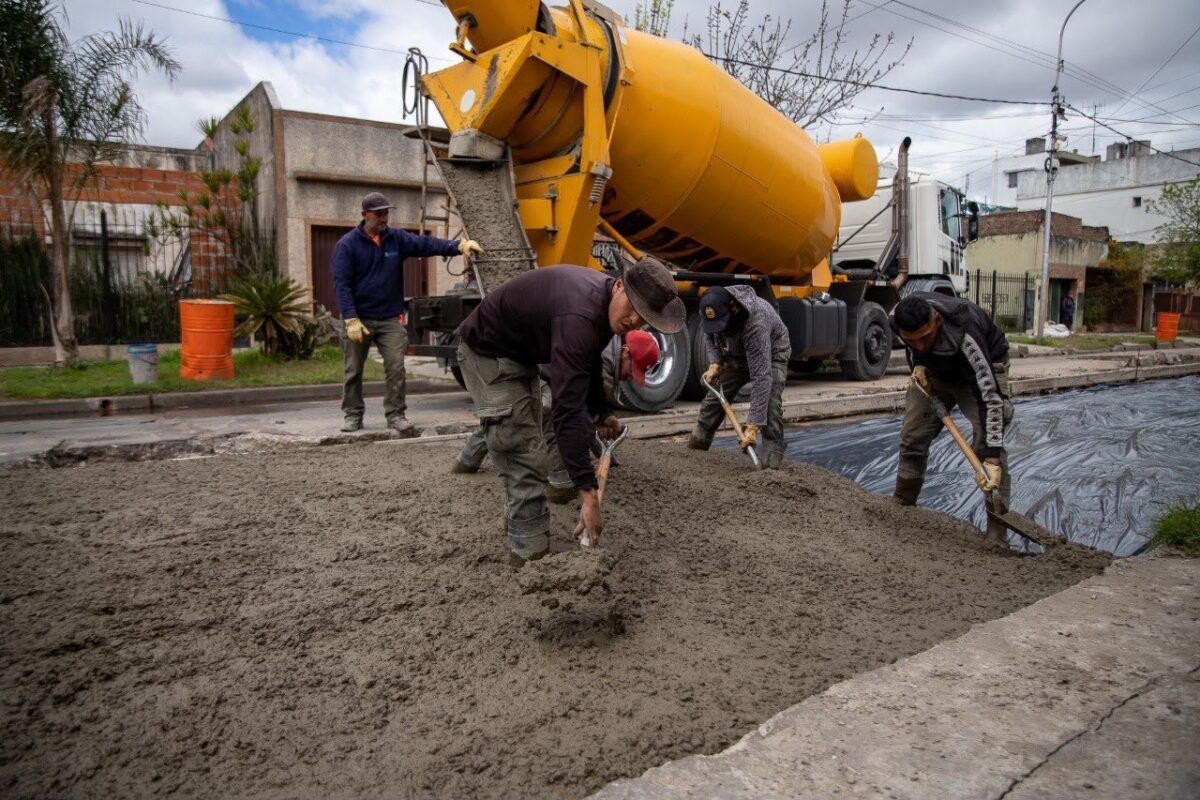 Lanús continúa con el plan de pavimentación