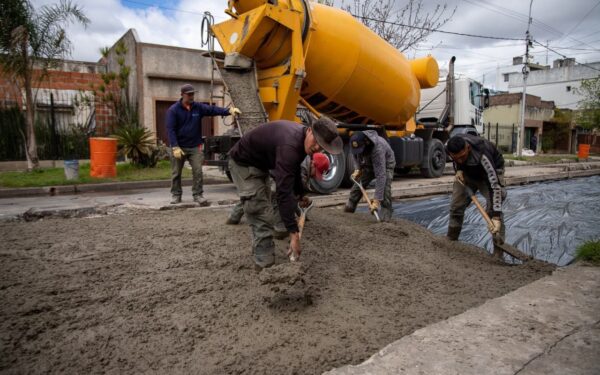 Lanús continúa con el plan de pavimentación